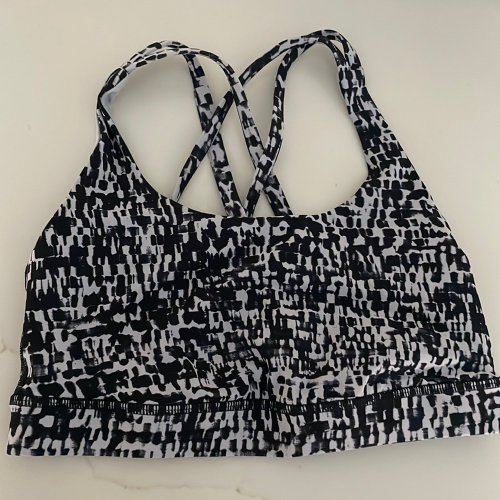 Lululemon energy bra size 4